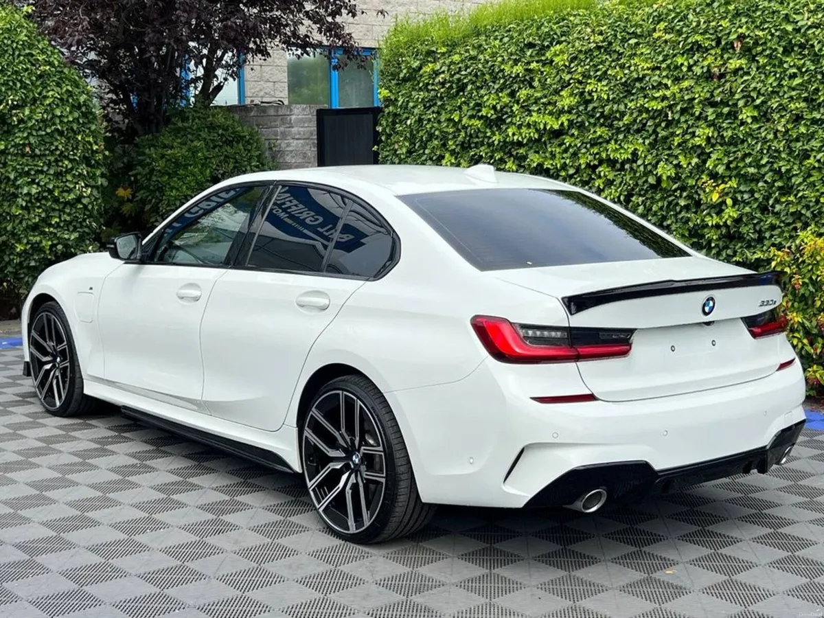 BMW 3-Series 330e M-SPORT COMPETITION 2.0 HYBRID / - Image 5