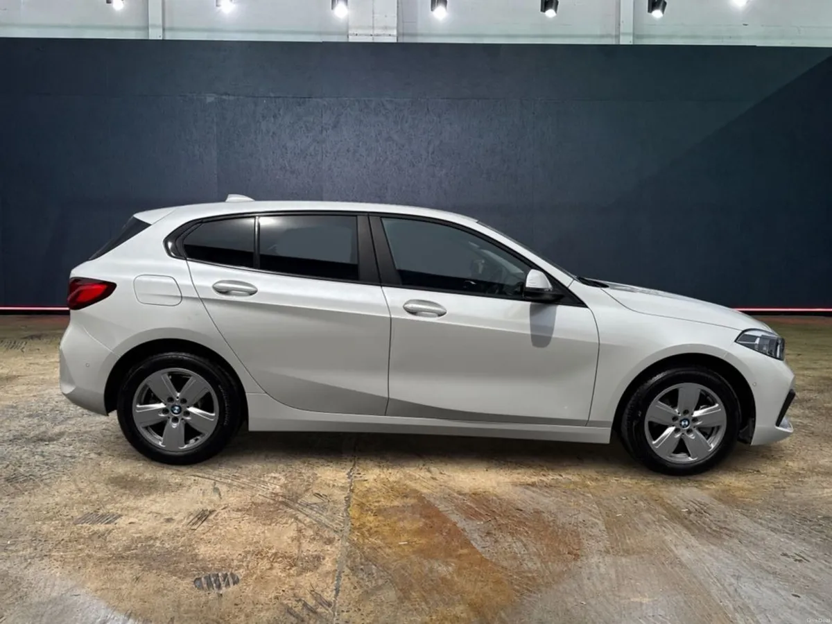 BMW 1-Series 1.0 AUTOMATIC - FACTORY ALLOY WHEELS - Image 2