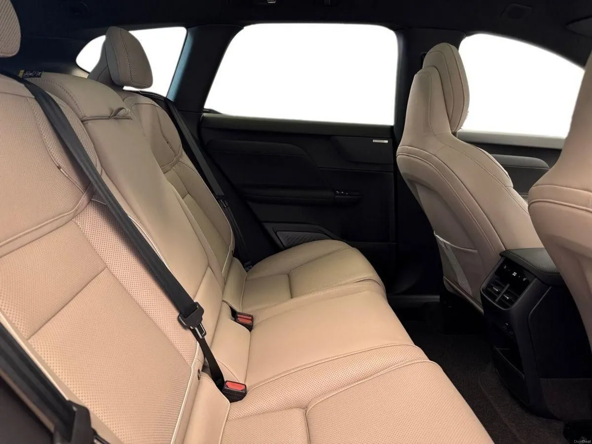 Volvo EX60 P10 AWD ULTRA *AVAILABLE TO TEST DRIVE* - Image 6