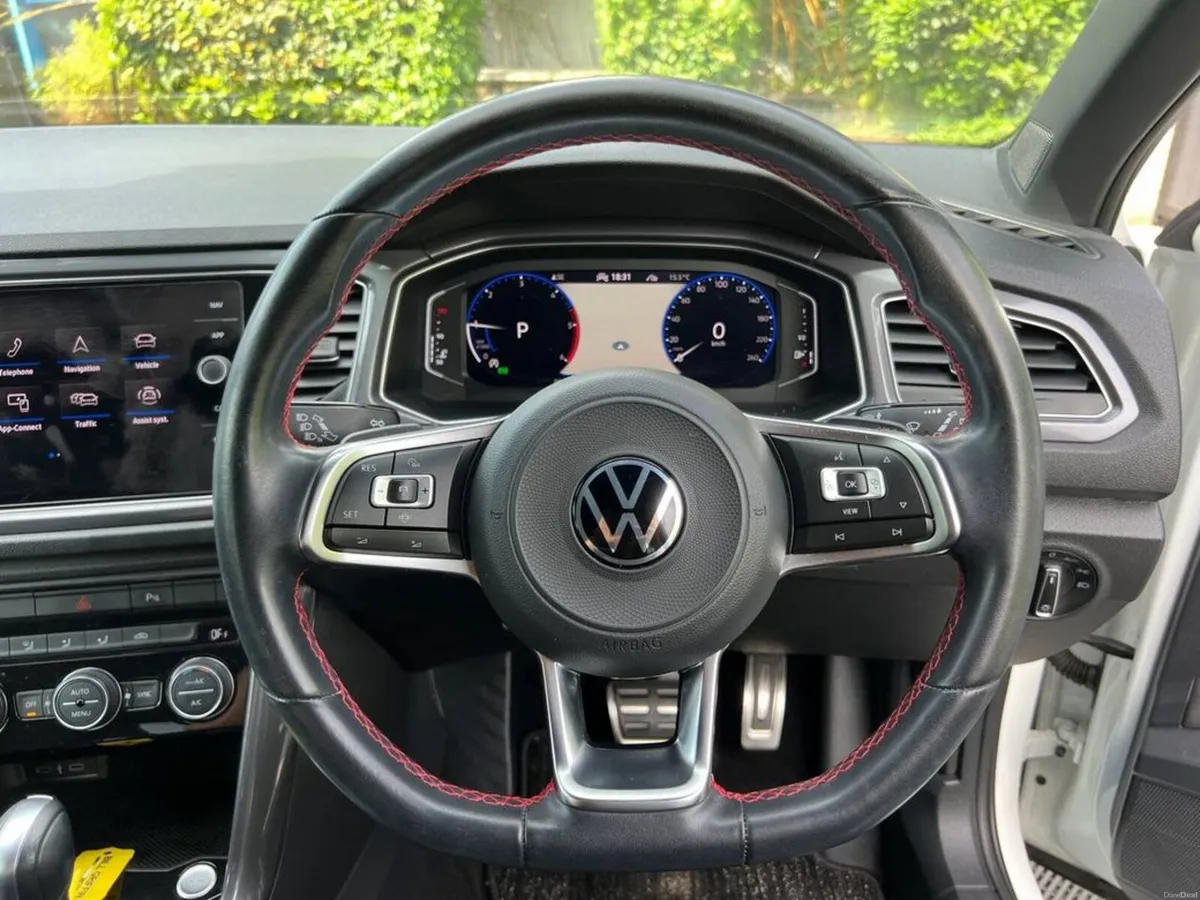 Volkswagen T-Roc SPORT 2.0 TDI AUTO /// 18" ALLOYS - Image 4