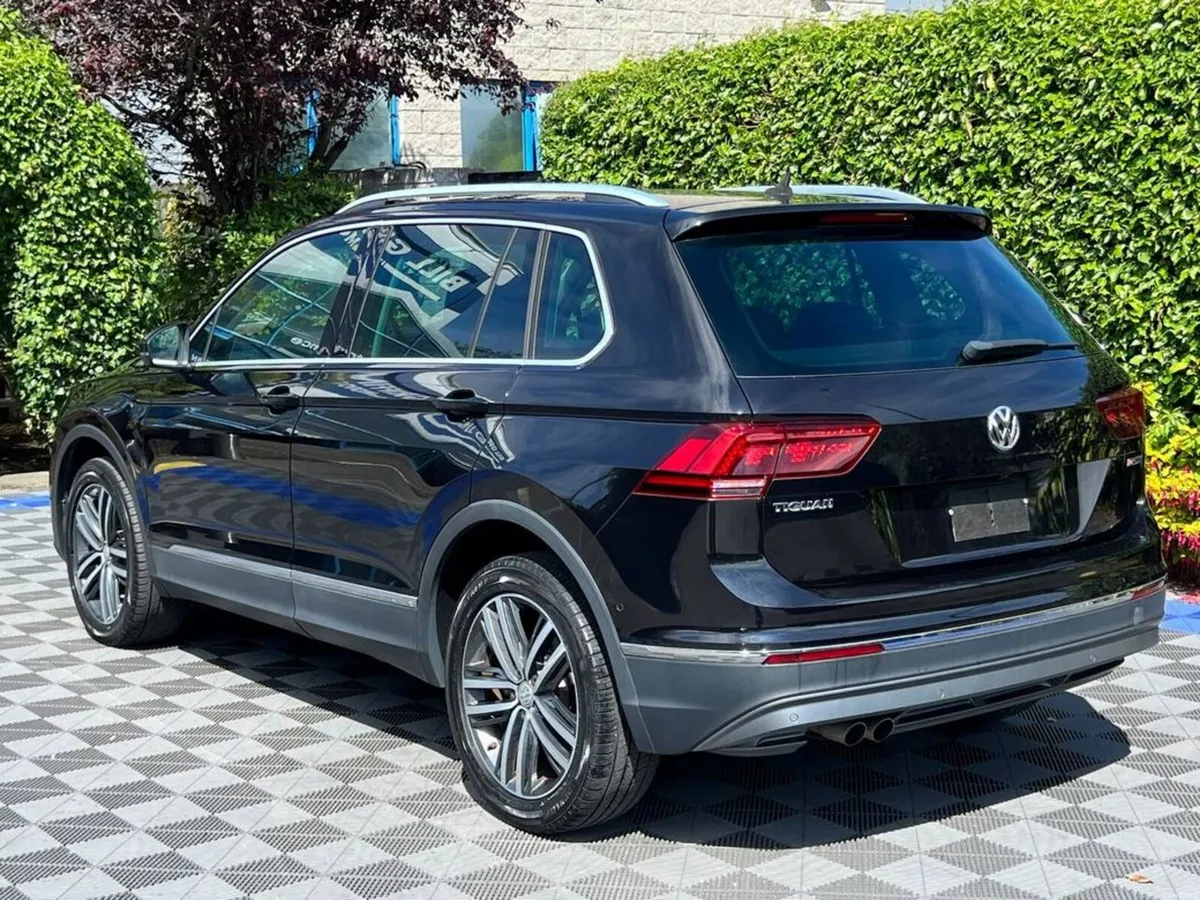 Volkswagen Tiguan 4MOTION HIGHLINE 2.0 TDI AUTO // - Image 5