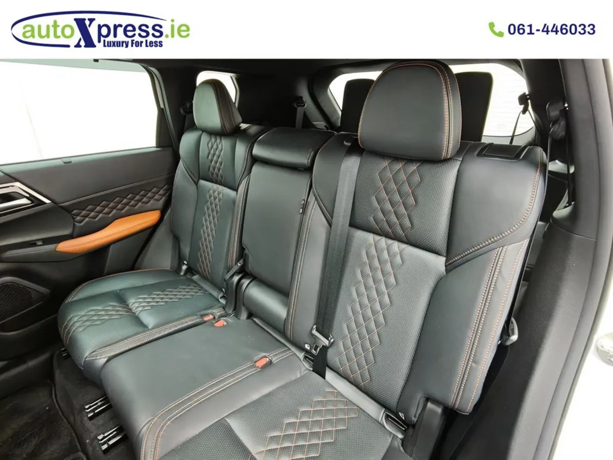 Mitsubishi Outlander PHEV 4WD, 7 Seats, Low mileag - Image 4