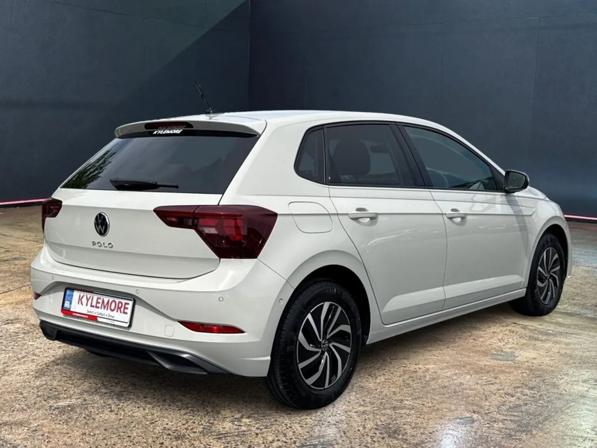 Volkswagen Polo 1.0 AUTOMATIC - FACTORY ALLOYS - P - Image 3