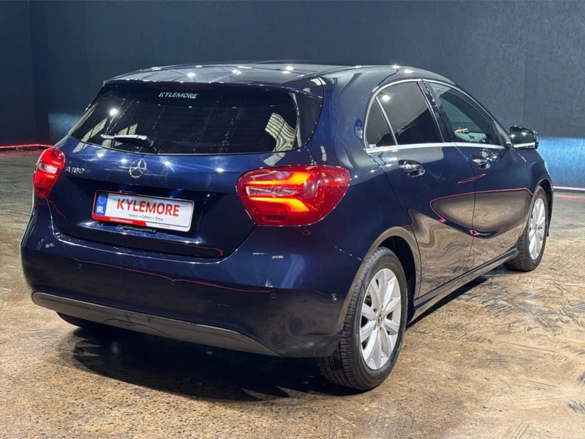 Mercedes-Benz A-Class 1.6 AUTOMATIC - STYLE EDITIO - Image 3