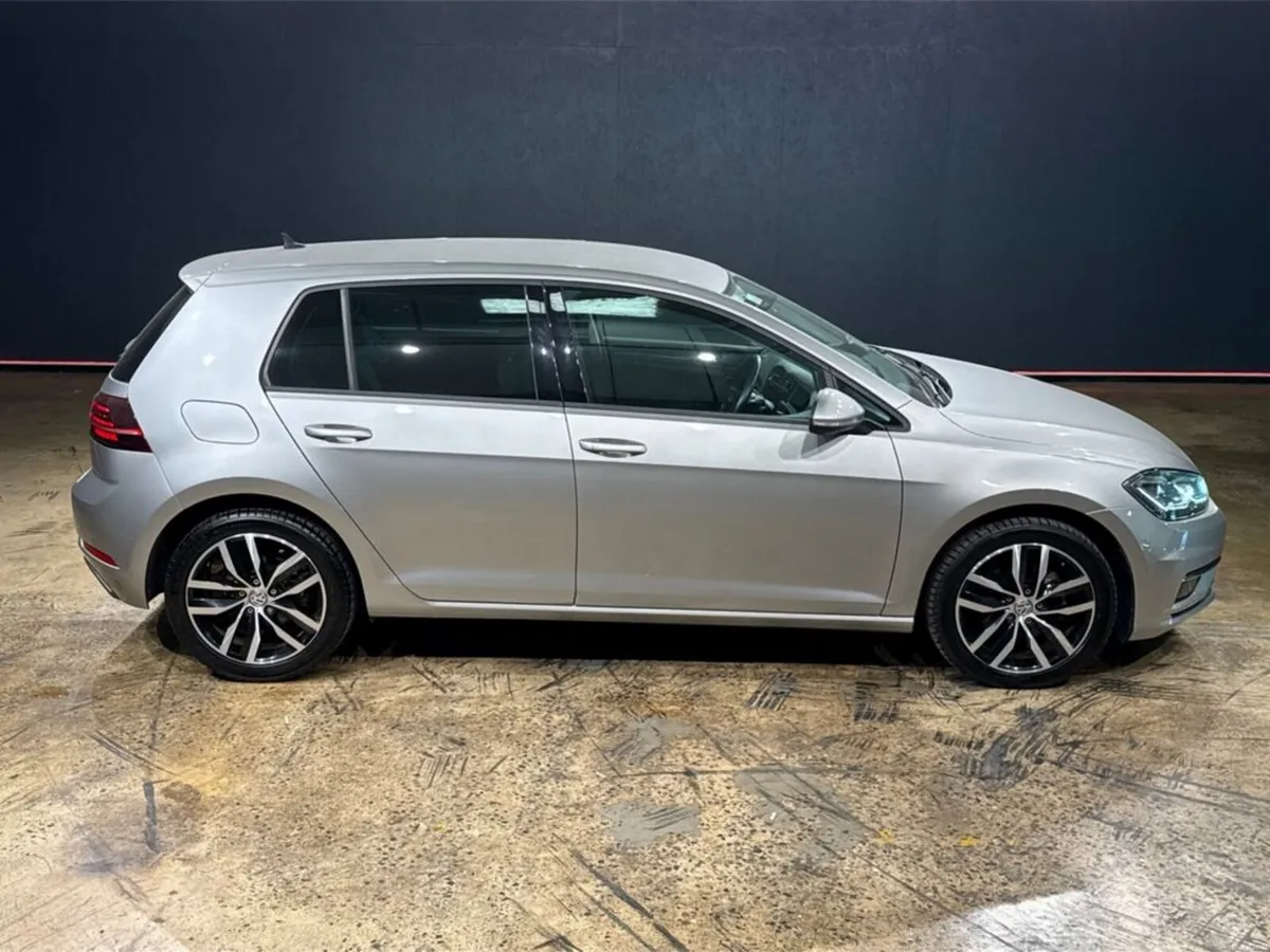 Volkswagen Golf 1.4 AUTOMATIC TSI HIGH LINE TECH E - Image 2
