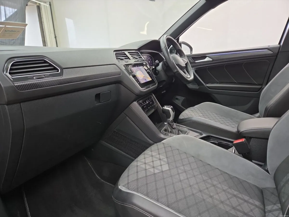 Volkswagen Tiguan R-Line Black Edition TSi eHybrid - Image 4