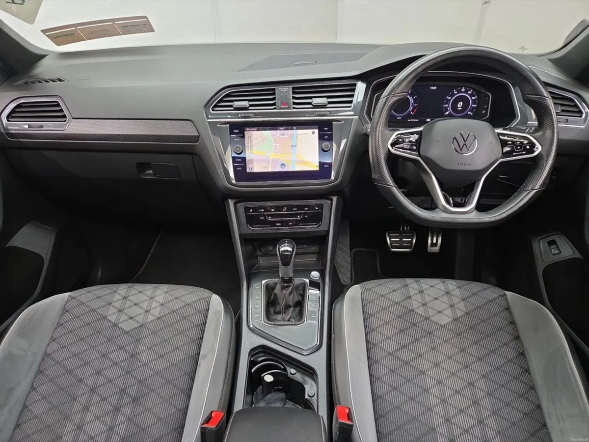 Volkswagen Tiguan R-Line Black Edition TSi eHybrid - Image 3