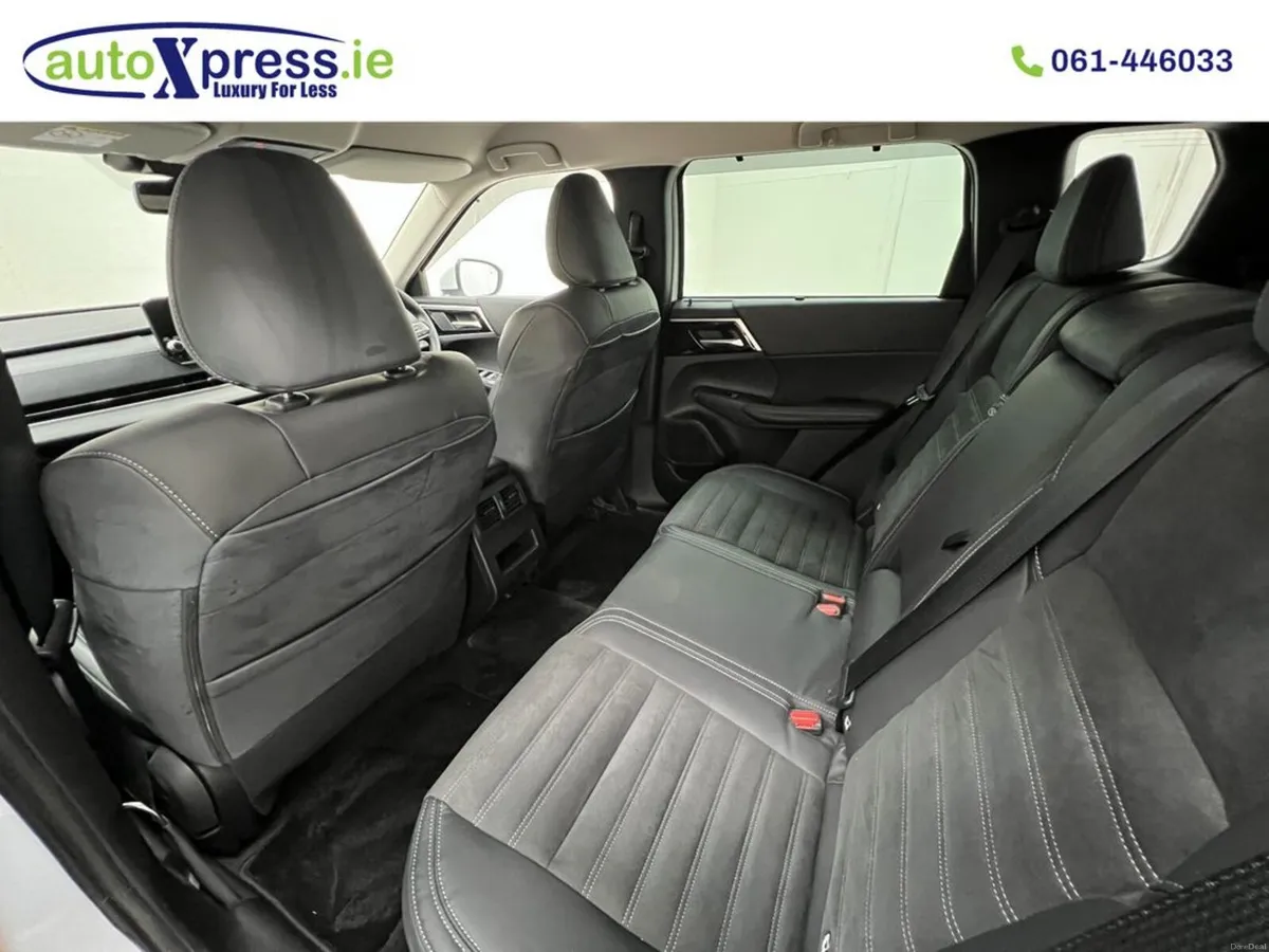Mitsubishi Outlander PHEV 4WD G, Automatic, Revers - Image 4