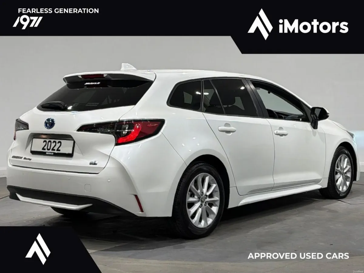Toyota Corolla TOURING HYBRID AUTOMATIC - Image 3