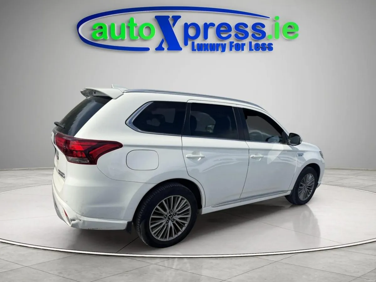 Mitsubishi Outlander 2.4 4H Phev 221BHP 5DR Auto - Image 3