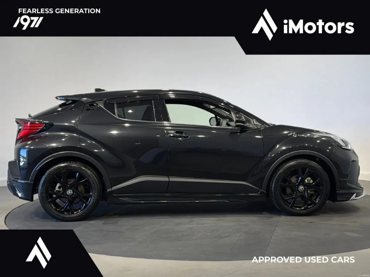 Toyota C-HR AUTOMATIC HYBRID - Image 2