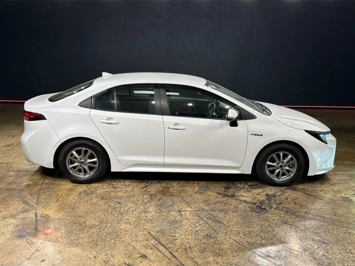 Toyota Corolla 1.5 HYBRID AUTOMATIC - NEW MODEL - - Image 2