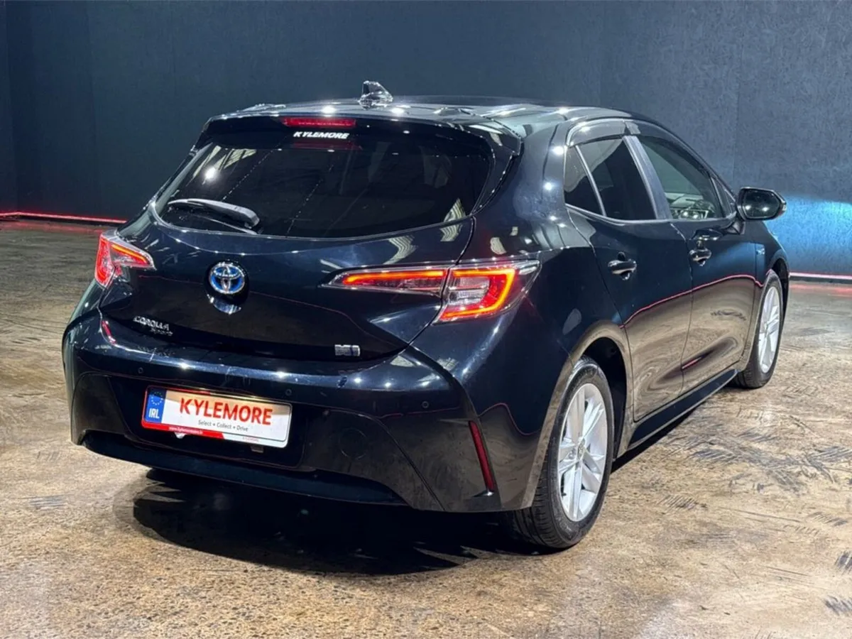 Toyota Corolla 1.8 SPORT HYBRID G MODEL AUTOMATIC - Image 3