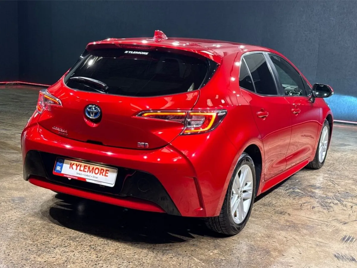 Toyota Corolla 1.8 HYBRID AUTOMATIC - G EDITION - - Image 3