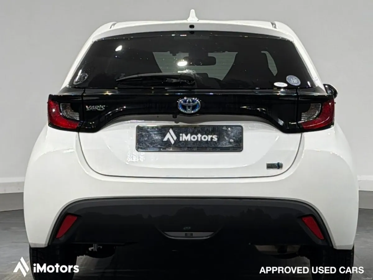 Toyota Yaris HYBRID X - Image 4