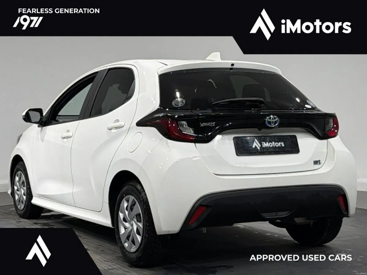 Toyota Yaris HYBRID X - Image 6
