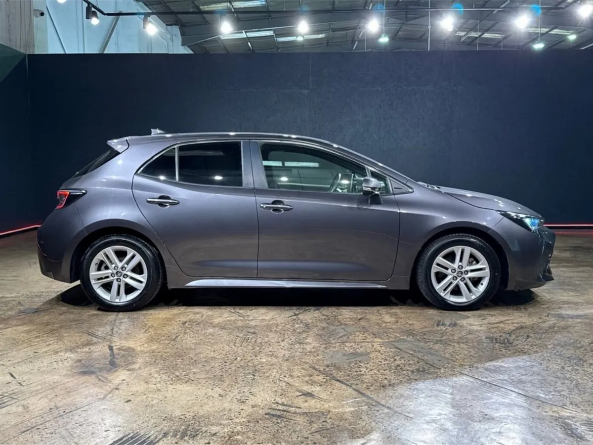 Toyota Corolla 1.8 HYBRID AUTOMATIC - G EDITION - - Image 3