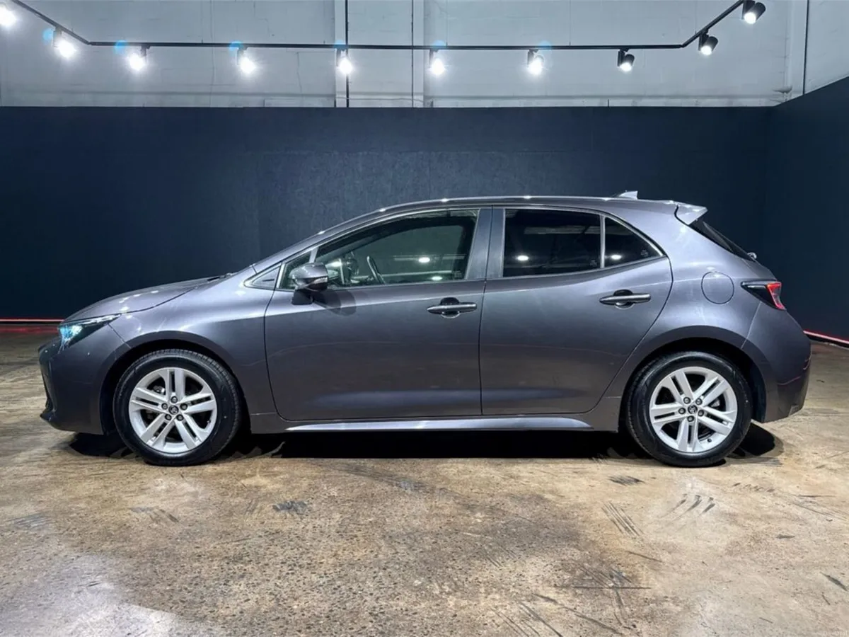 Toyota Corolla 1.8 HYBRID AUTOMATIC - G EDITION - - Image 6