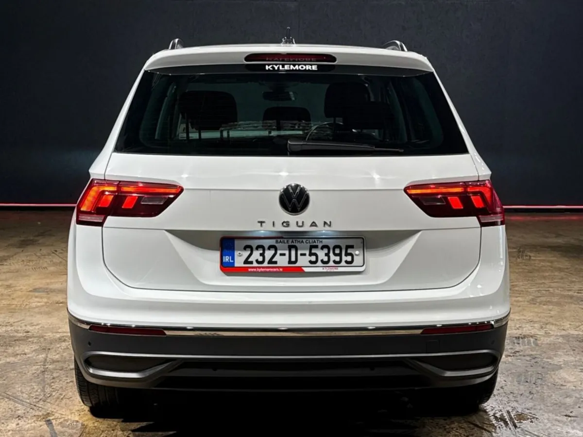 Volkswagen Tiguan 2.0 TDI - ALLOY WHEELS - MULTI F - Image 4