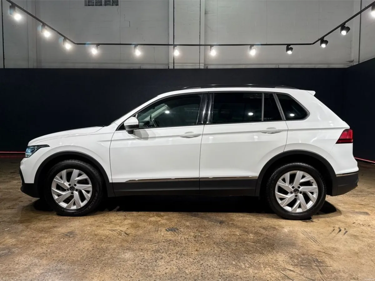 Volkswagen Tiguan 2.0 TDI - ALLOY WHEELS - MULTI F - Image 6