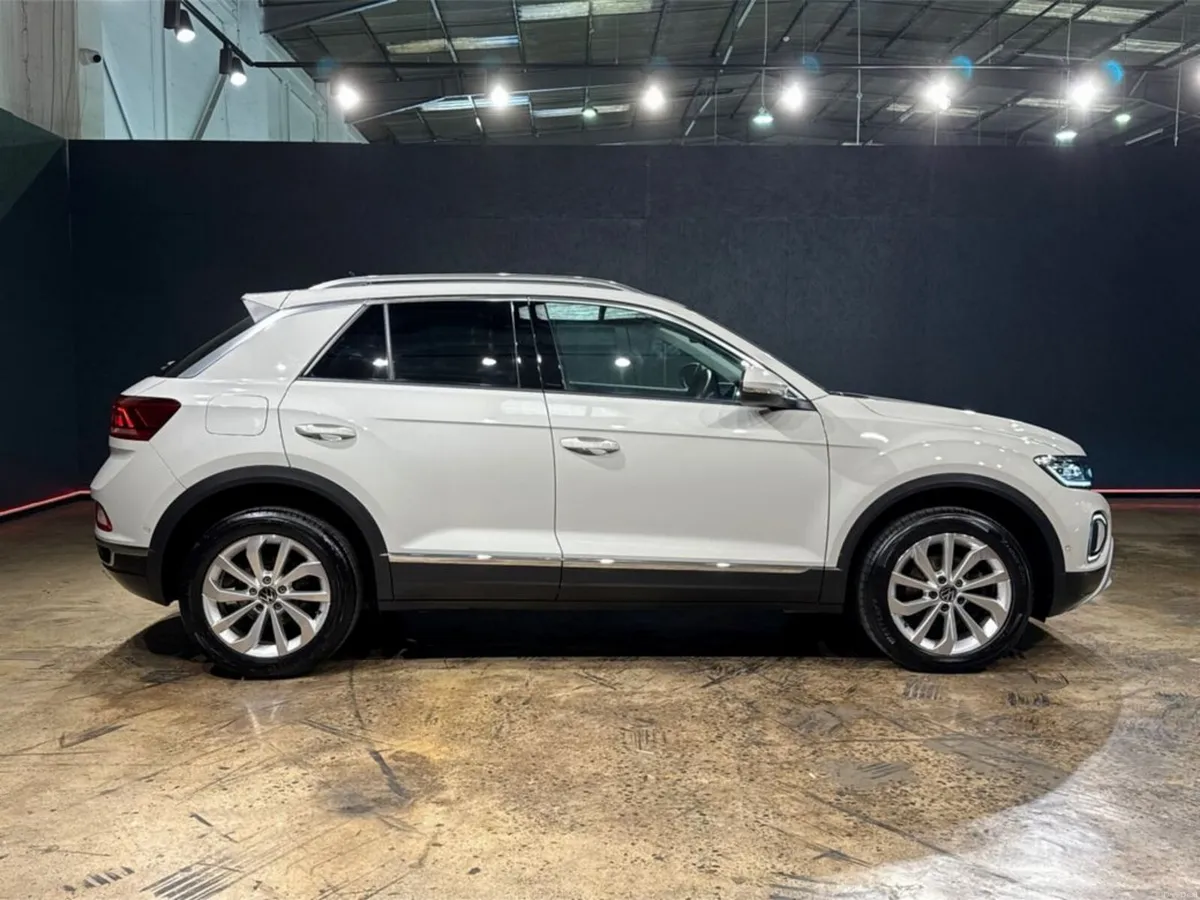 Volkswagen T-Roc 1.5 AUTOMATIC - CRUISE CONTROL - - Image 2