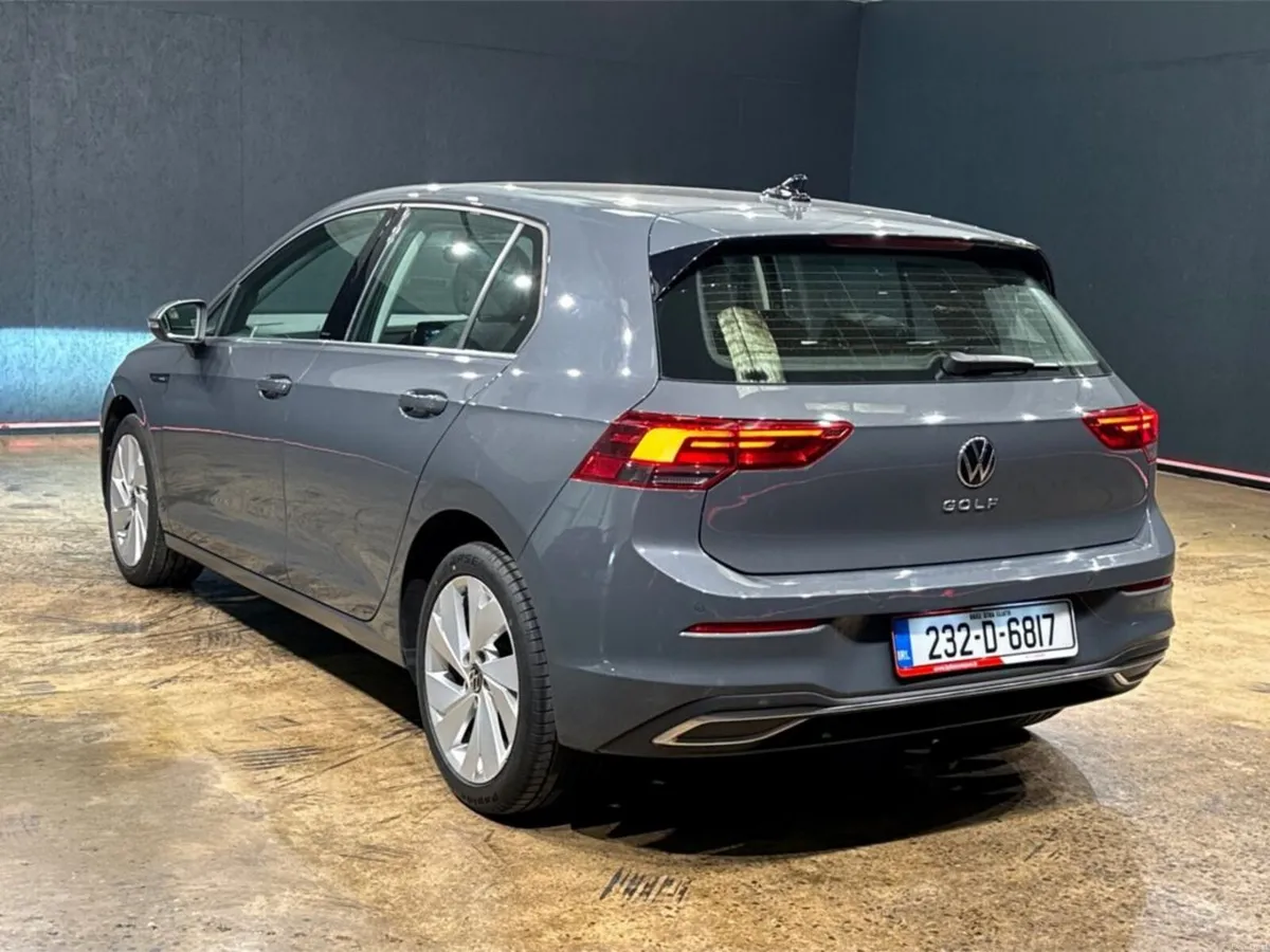 Volkswagen Golf 2.0 TDI DSG - CRUISE CONTROL - REV - Image 5