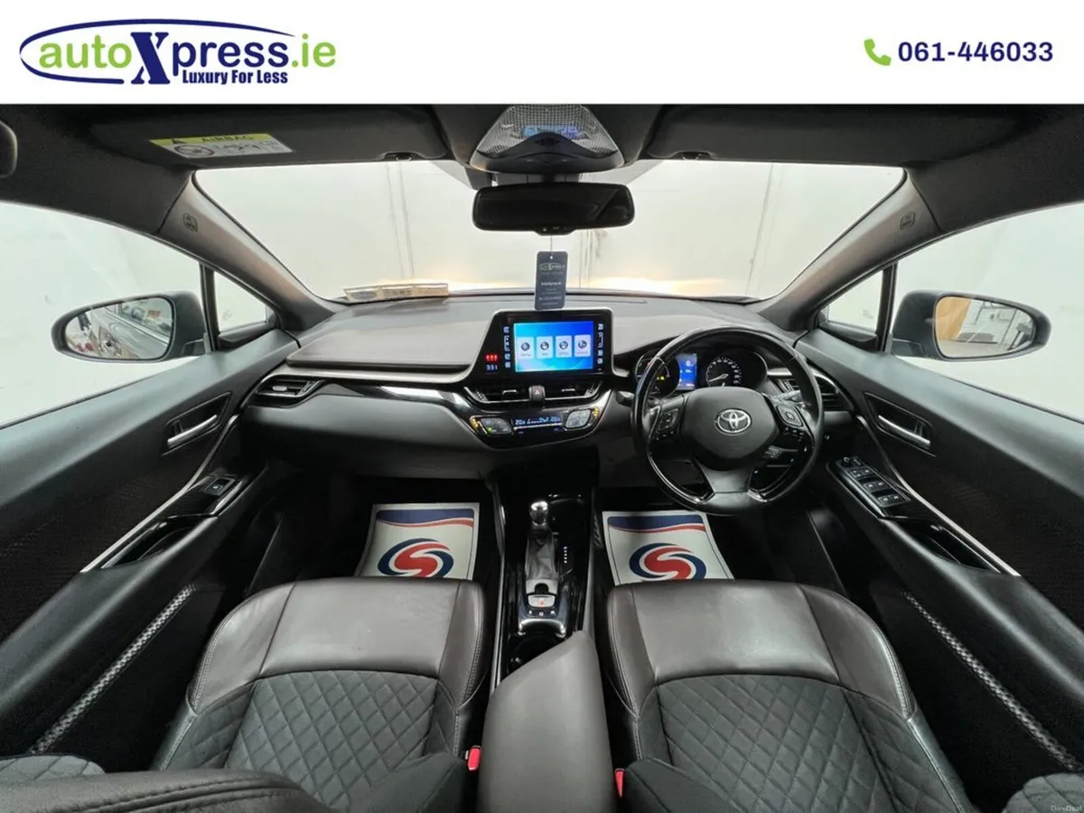 Toyota C-HR 1.8 Hybrid, Reversing camera, Automati - Image 2