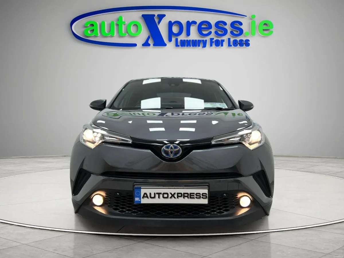 Toyota C-HR 1.8 Hybrid, Reversing camera, Automati - Image 3