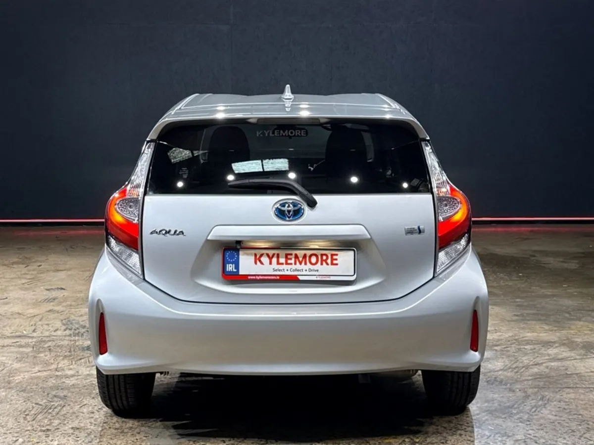 Toyota Aqua 1.5 HYBRID AUTOMATIC - A/C HEATING CON - Image 4