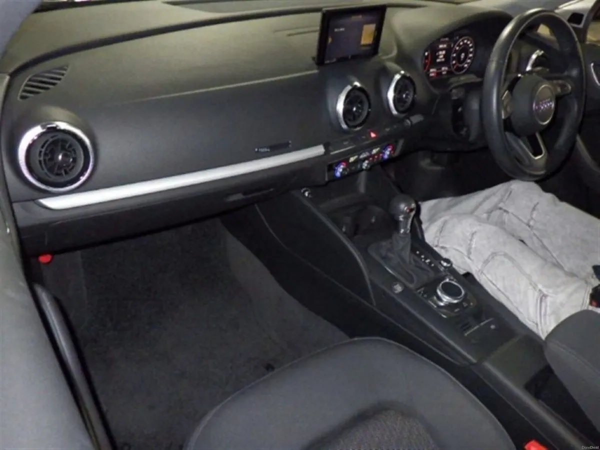 Audi A3 1.4 TFSI AUTOMATIC - FACTORY ALLOYS - PUSH - Image 3