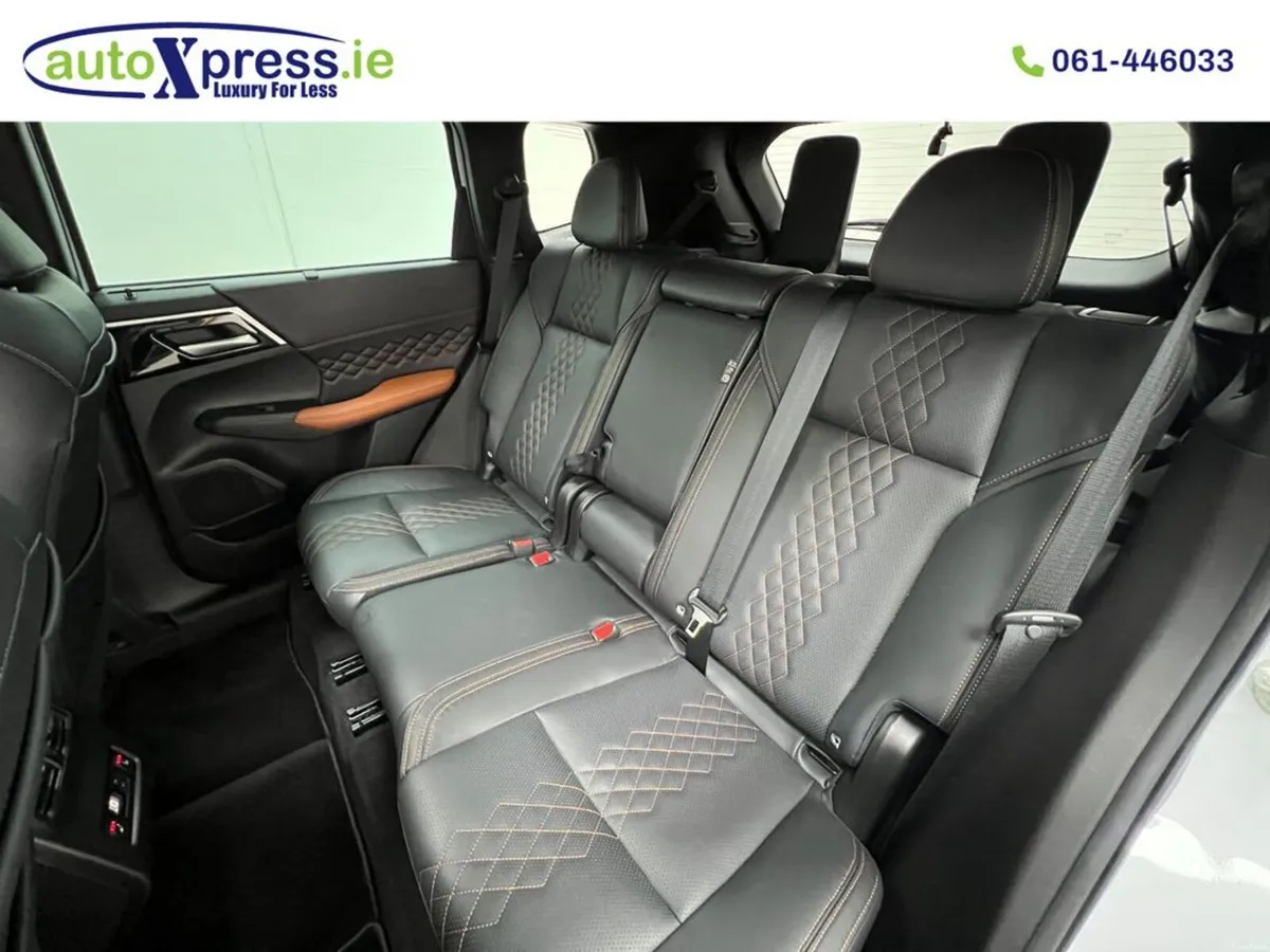 Mitsubishi Outlander PHEV 4WD, Panoramic sunroof, - Image 6