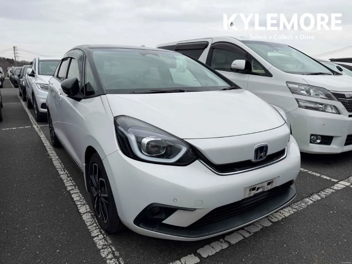Honda Fit 1.5 HYBRID AUTOMATIC - WHITE/BLACK TWO T - Image 1