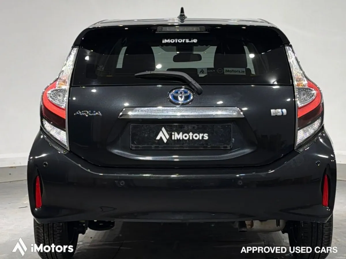 Toyota Aqua S STYLE BLACK AUTOMATIC HYBRID - Image 4