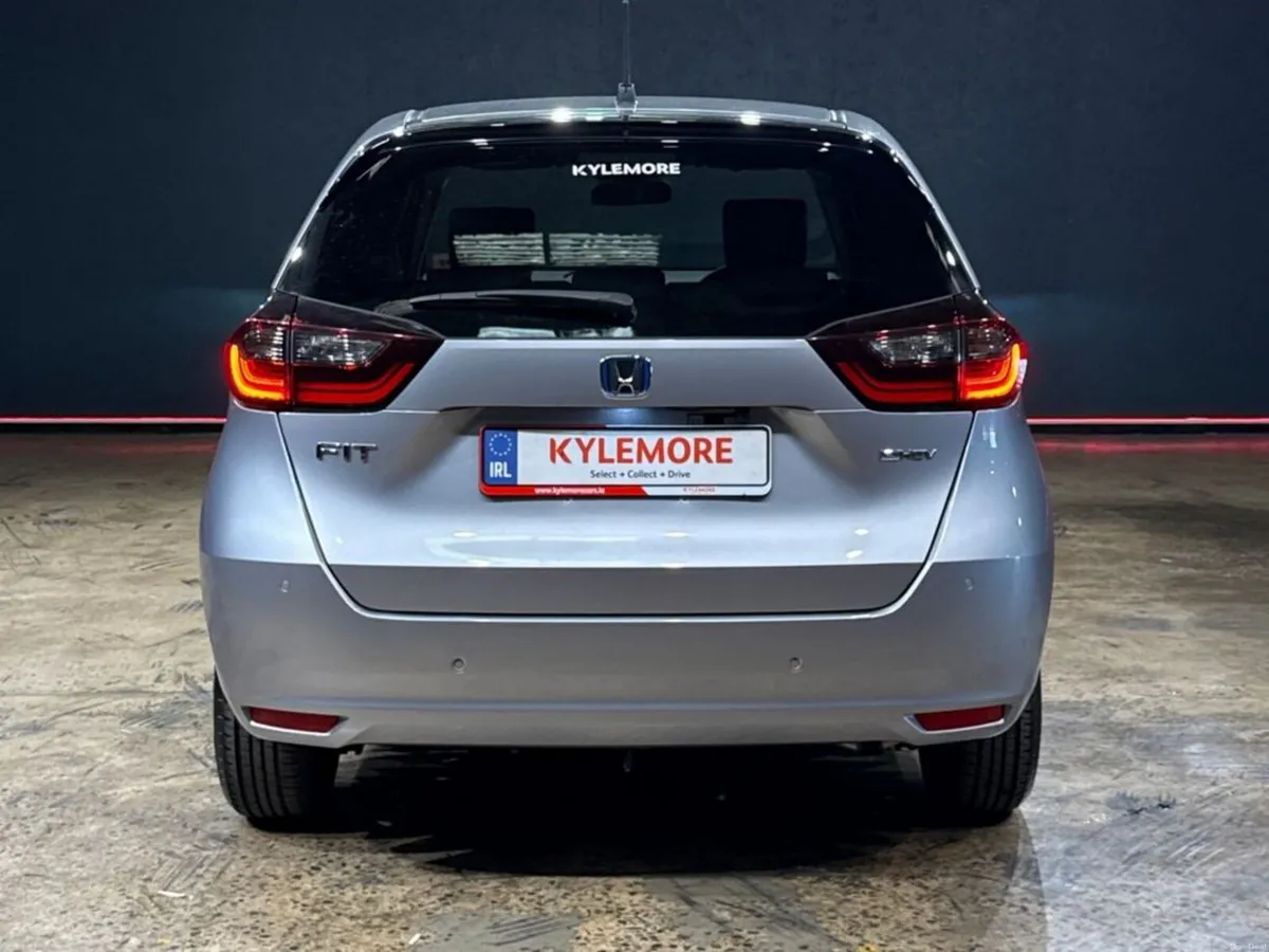 Honda Fit 1.5 HYBRID AUTOMATIC - PUSH BUTTON START - Image 4