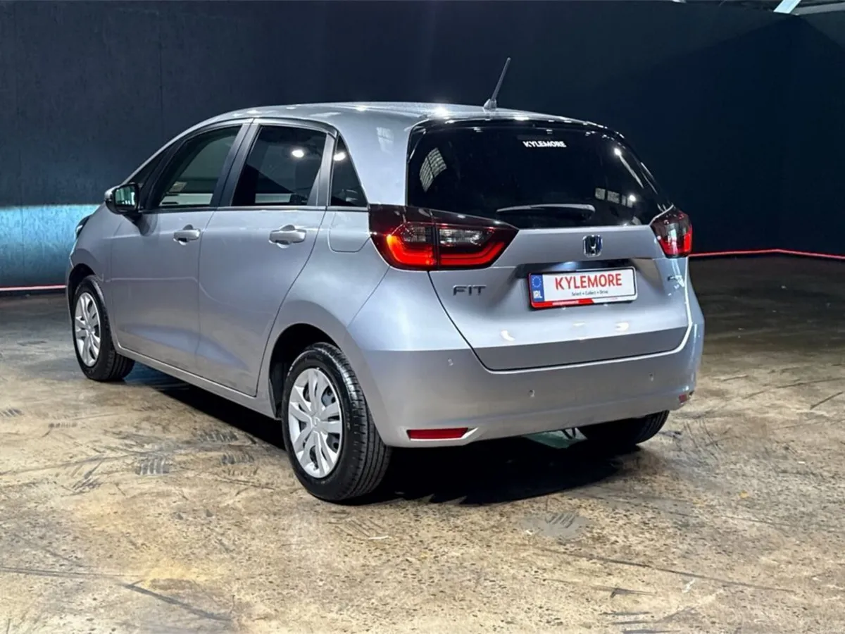Honda Fit 1.5 HYBRID AUTOMATIC - PUSH BUTTON START - Image 5