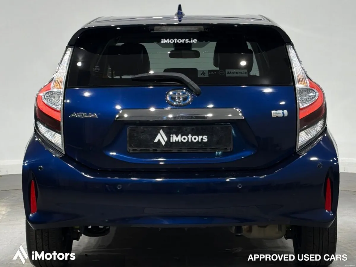 Toyota Aqua S STYLE BLACK AUTOMATIC HYBRID - Image 4