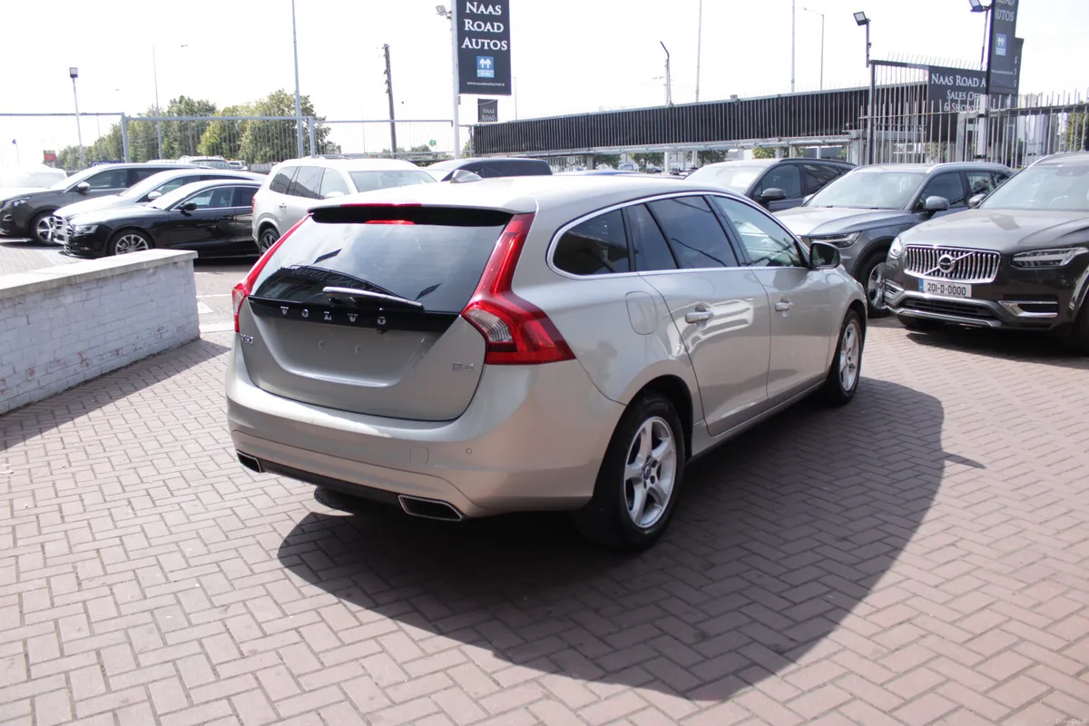 2018 VOLVO V60 D4 2.0 5DR ESTATE AUTOMATIC - Image 4