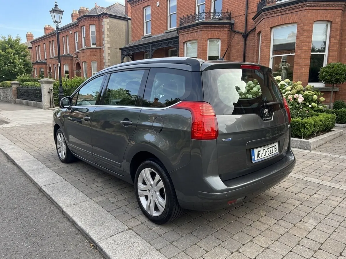 Peugeot 5008 7 seater - Image 2