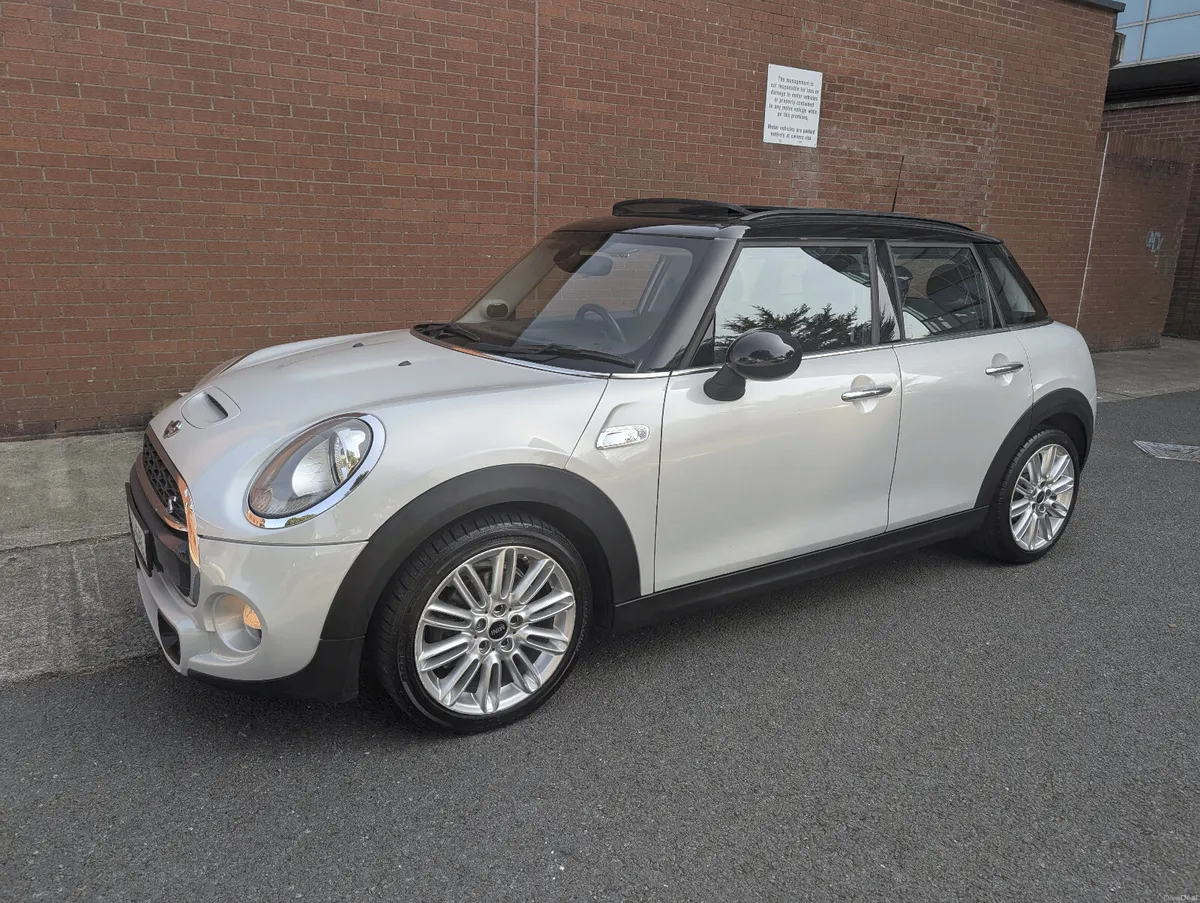 Mini Cooper SD **SUNROOF** - Image 1
