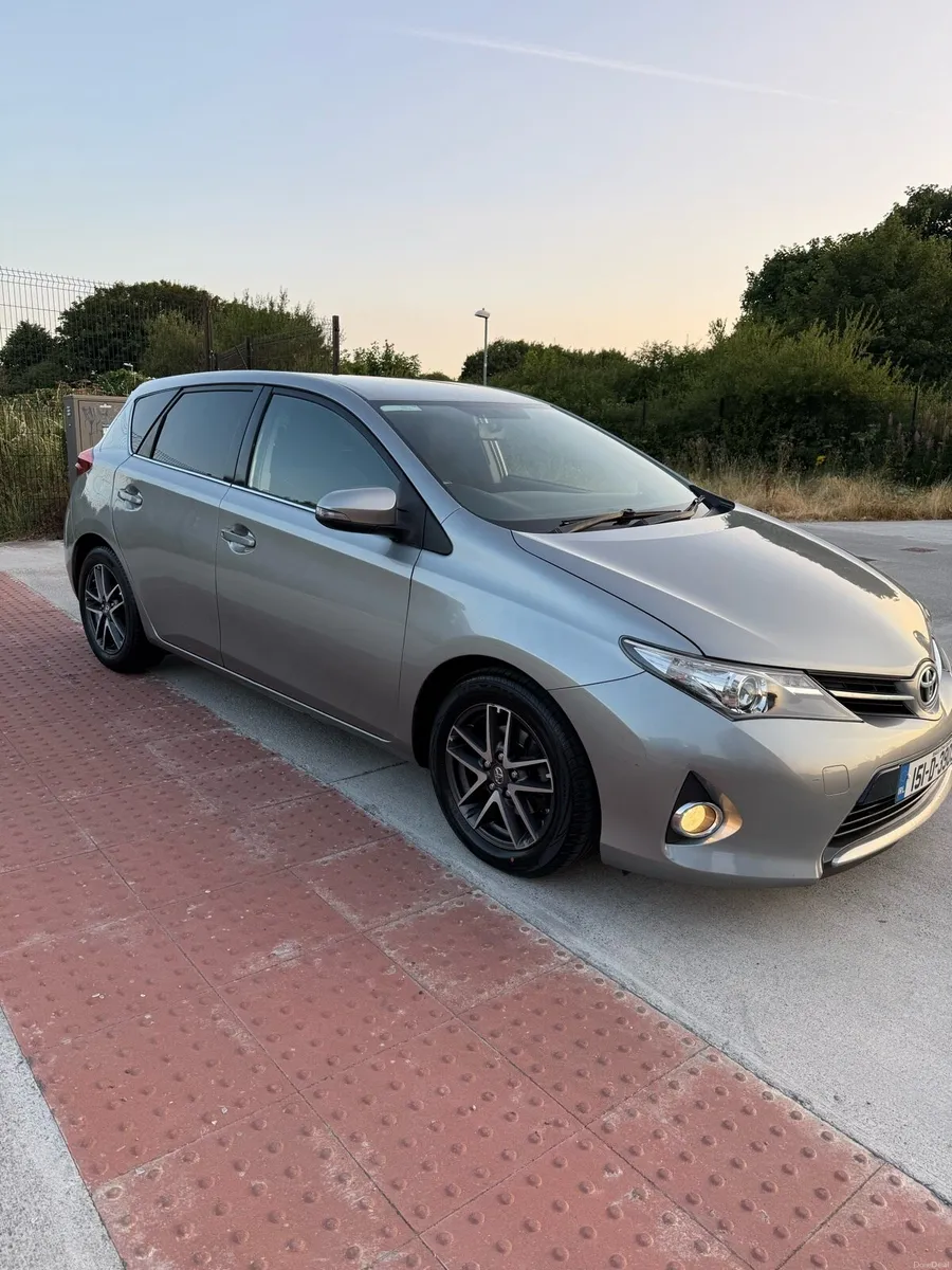 Toyota Auris 1.33 Sol New Nct 10/27 One Owner - Image 1