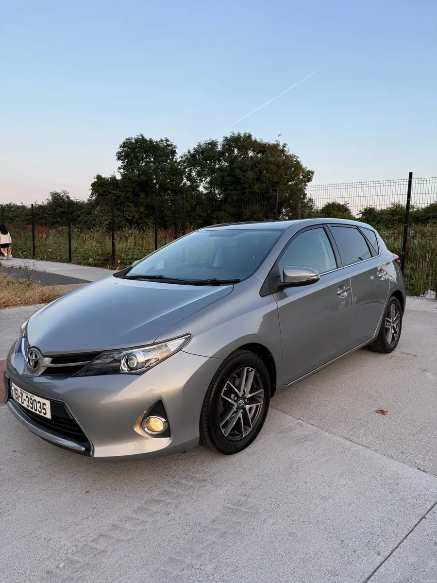 Toyota Auris 1.33 Sol New Nct 10/27 One Owner - Image 3