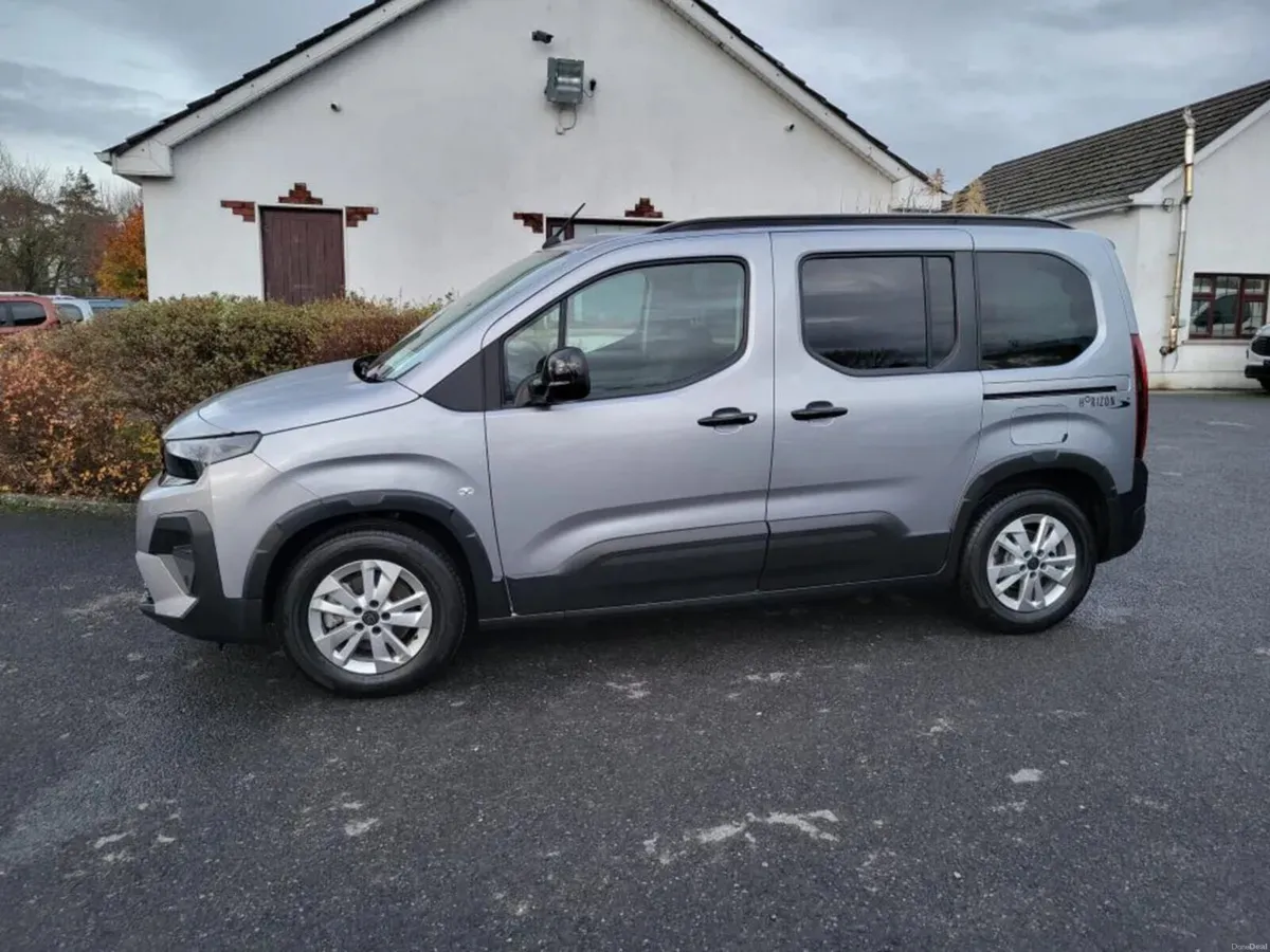 Wheelchair Accessible Peugeot Rifter 2024 - Image 4