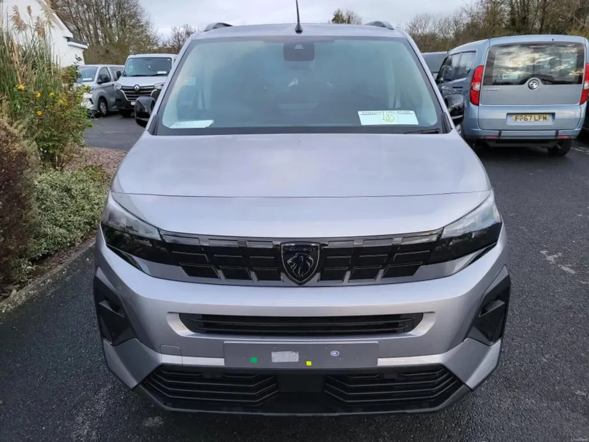 Wheelchair Accessible Peugeot Rifter 2024 - Image 3