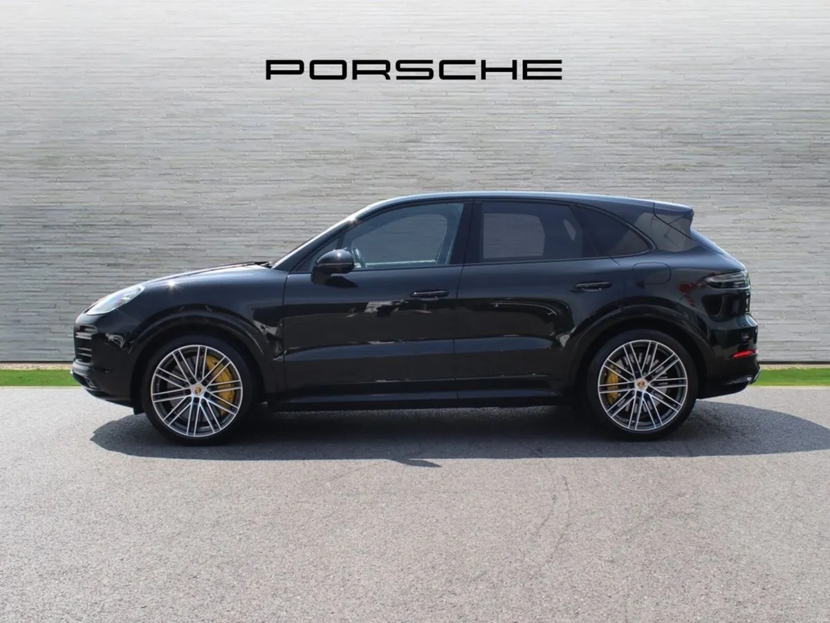 Porsche Cayenne Turbo S E-Hybrid - Image 3