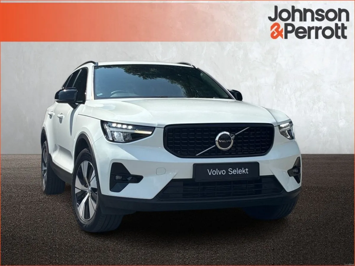 Volvo XC40 PHEV T4 Recharge Plus Dark (Two Year Vo - Image 1