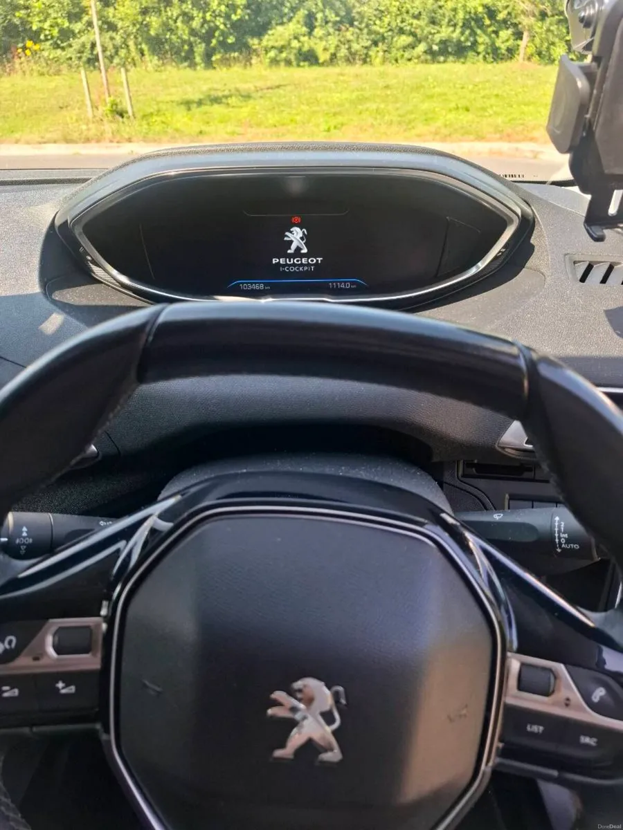 2019 Peugeot 3008 1.5L BluHDi diesel Allure - Image 5