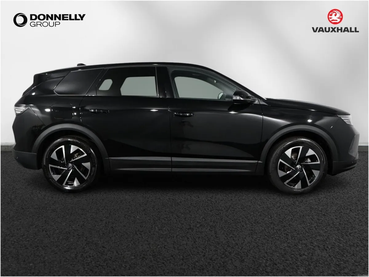 Vauxhall Grandland Hatchback Ultimate - Image 3