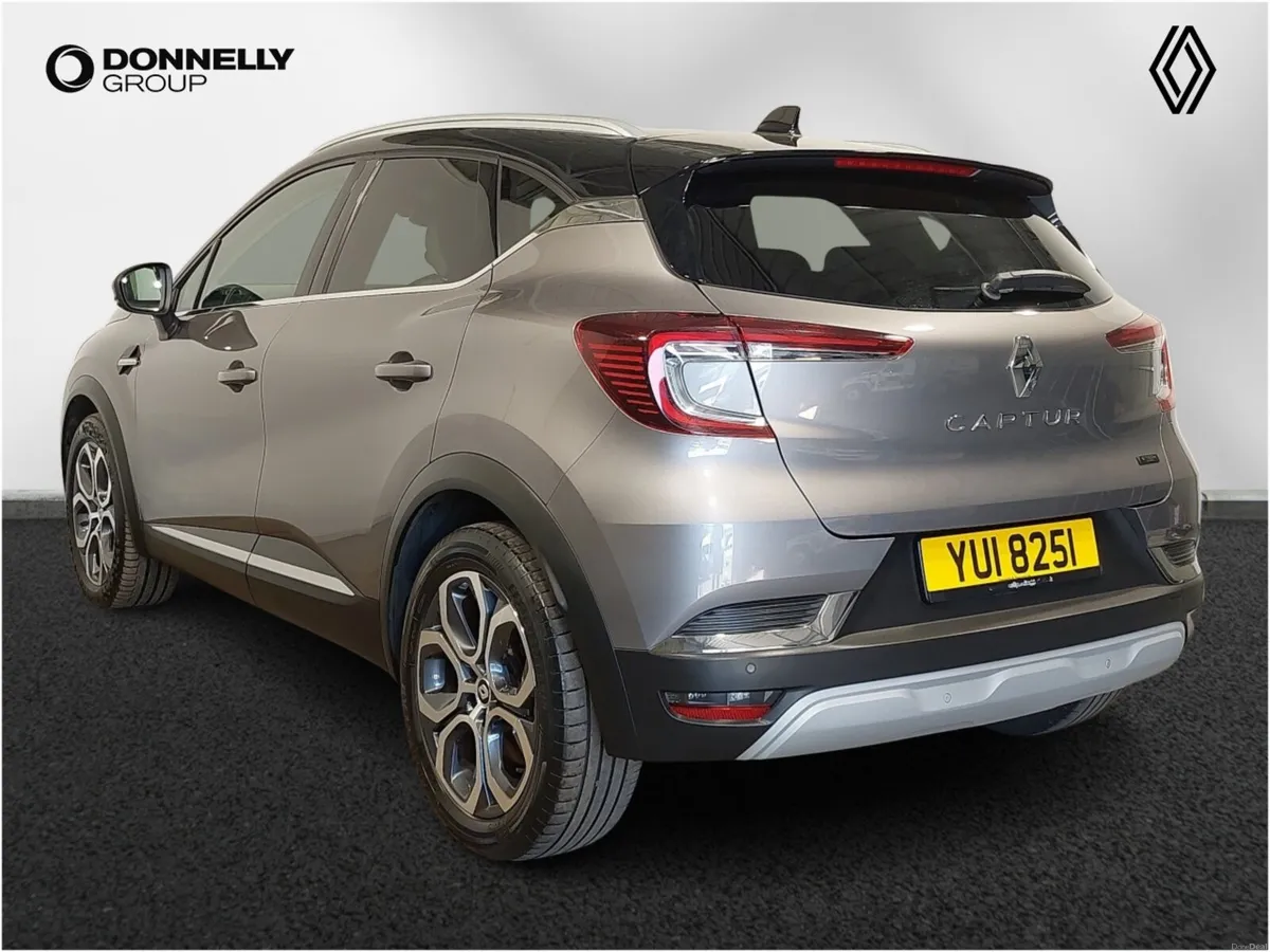 Renault Captur Hatchback Techno - Image 2