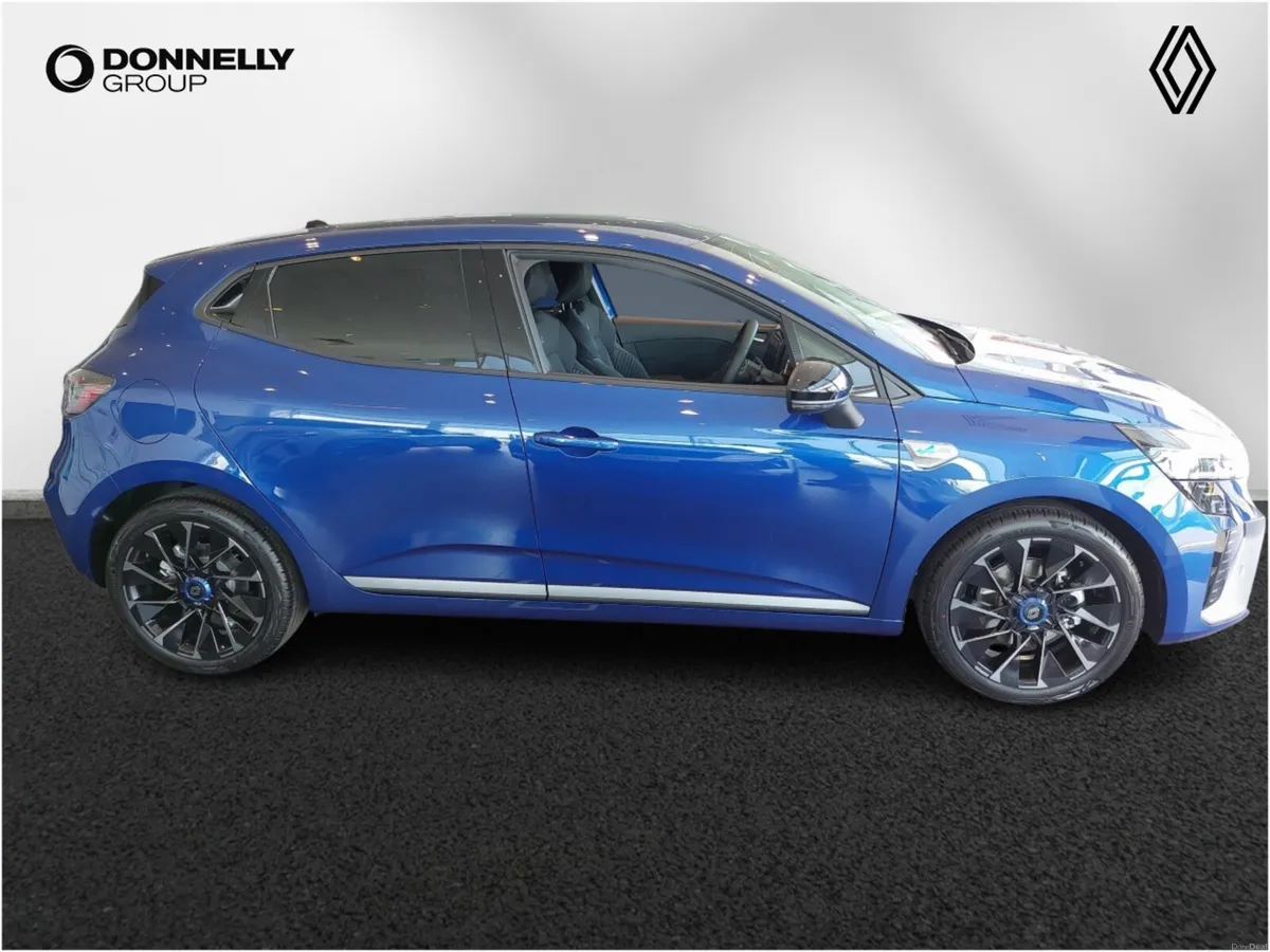 Renault Clio Hatchback Techno Esprit Alpine - Image 3