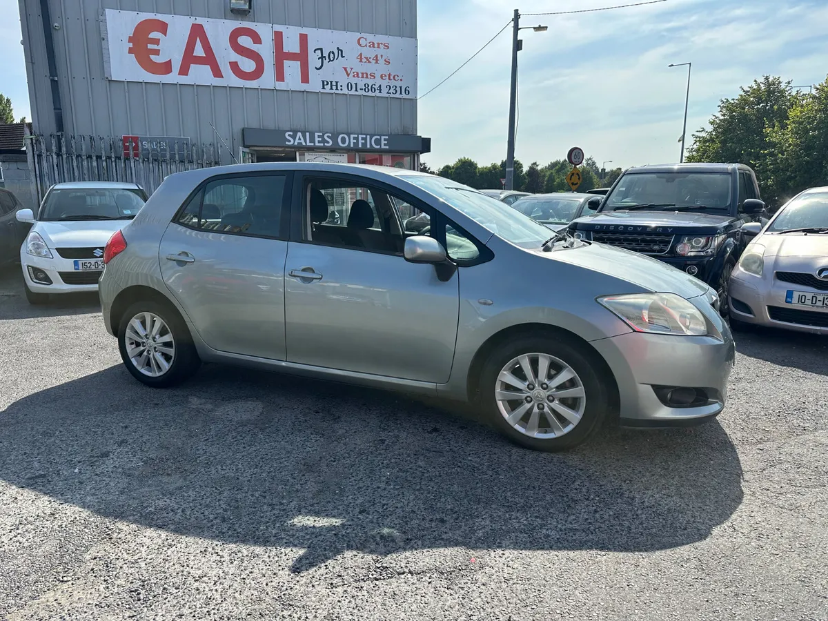 Toyota Auris 1.4 Petrol NCT LOW KMS - Image 4